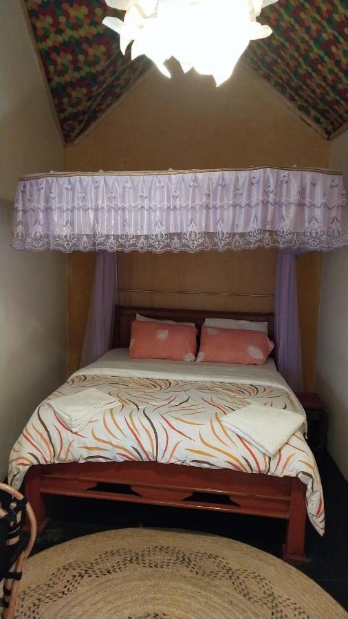 Green Garden Guest House อารูชา ภายนอก รูปภาพ