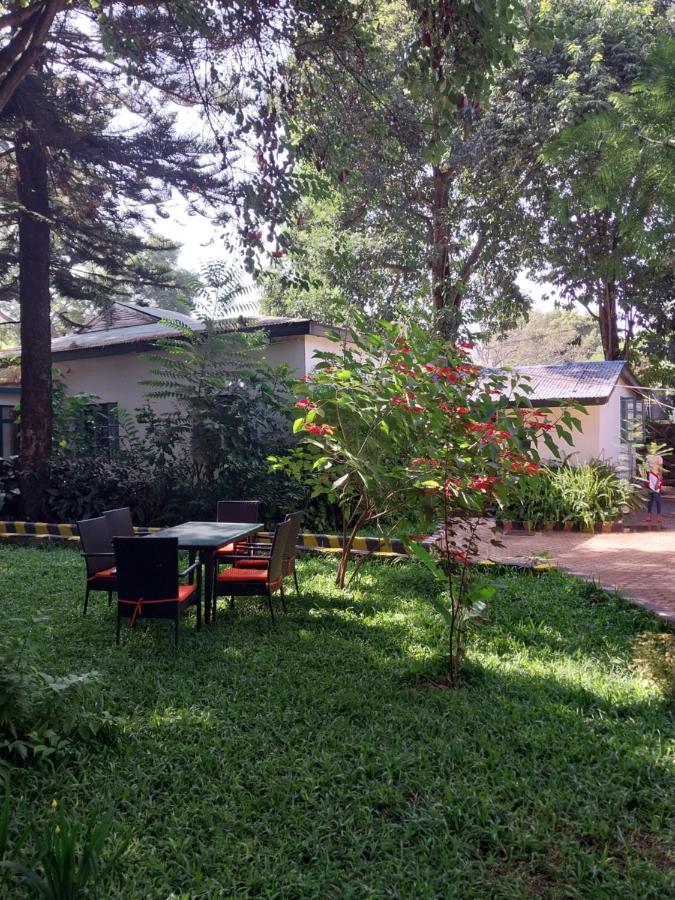 Green Garden Guest House อารูชา ภายนอก รูปภาพ