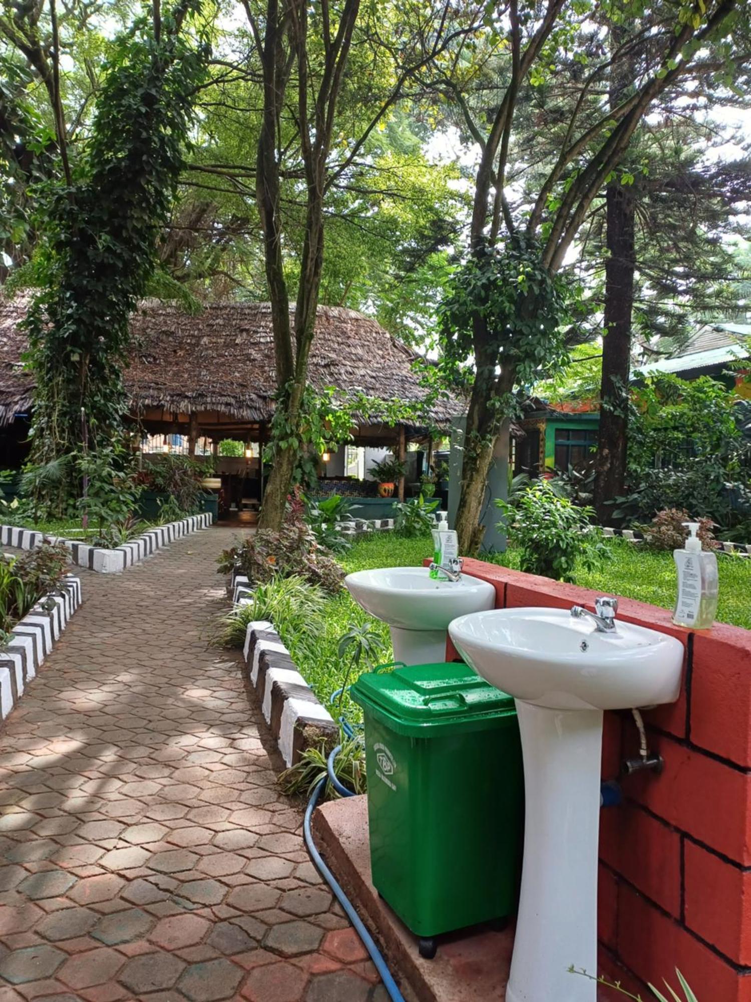 Green Garden Guest House อารูชา ภายนอก รูปภาพ